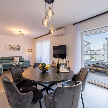 Adriatic Nest, Cozy And Modern Two Bedroom Apartment Kaštela Exterior foto
