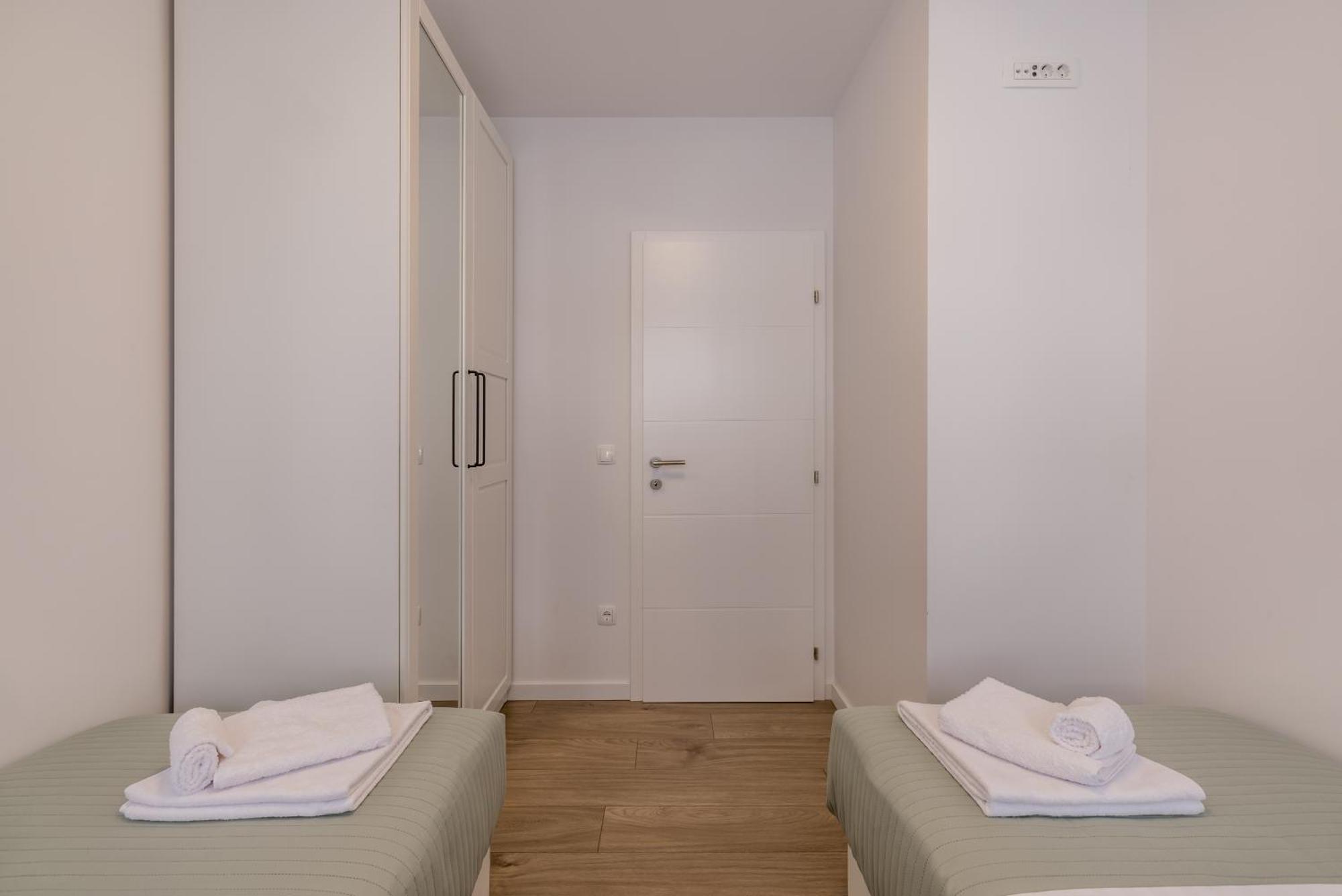 Adriatic Nest, Cozy And Modern Two Bedroom Apartment Kaštela Exterior foto