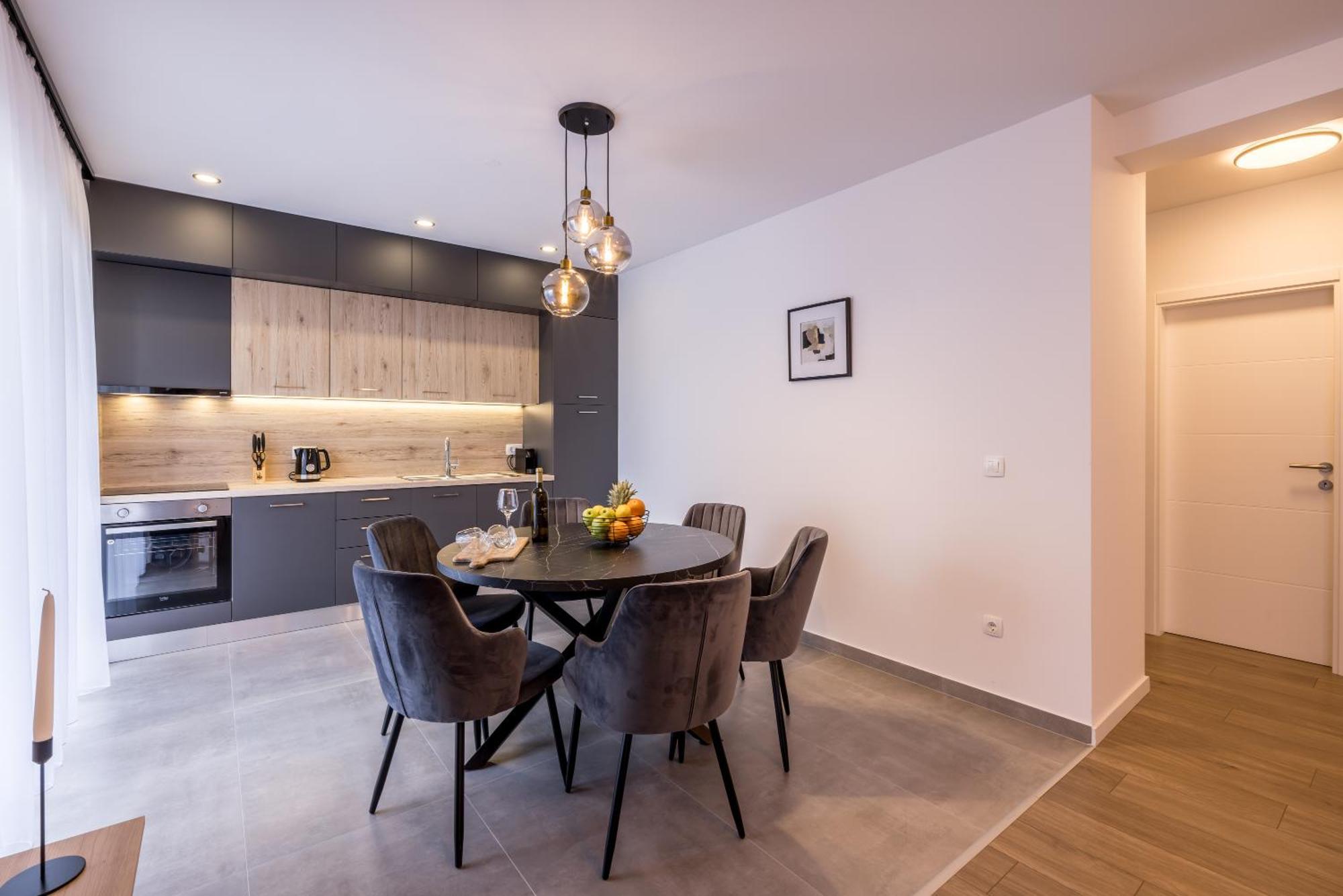 Adriatic Nest, Cozy And Modern Two Bedroom Apartment Kaštela Exterior foto